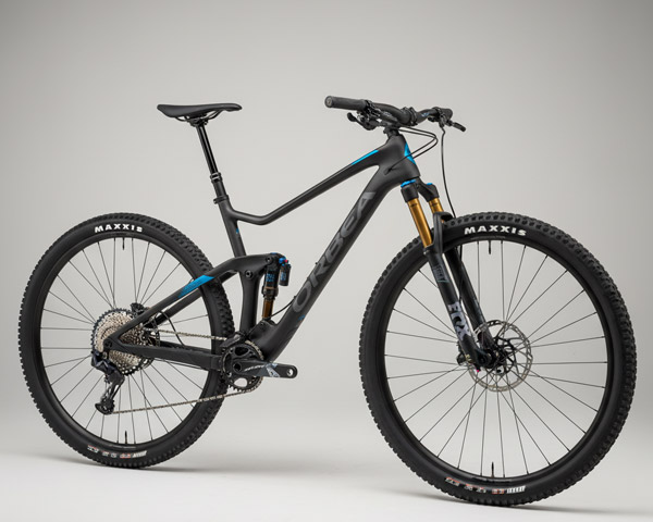 Bicicleta personalizada recién ensamblada